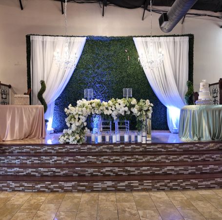 Floral table centerpiece for Houston private events - Alegria Gardens